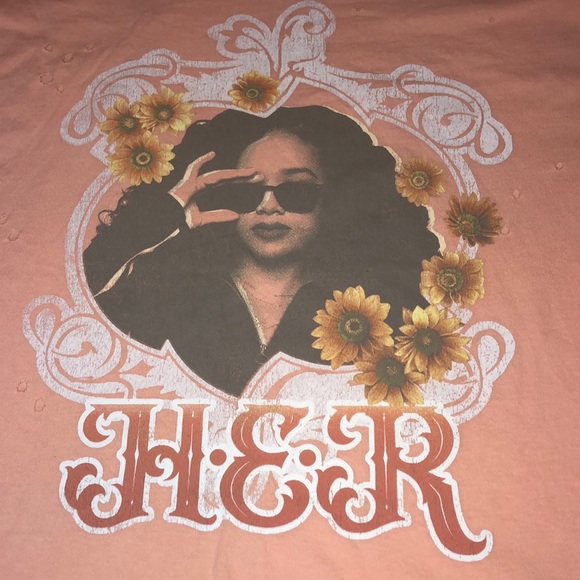H.E.R. Concert Tee Shirt - Picture 2 of 13